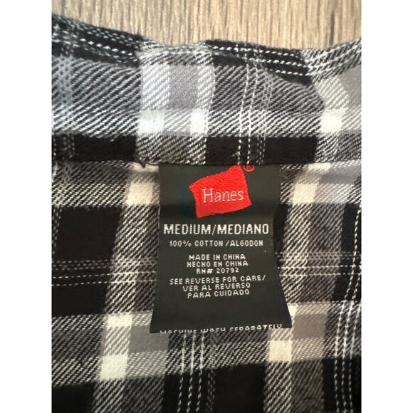 Hanes Men's Medium Black & White Plaid Pajama Set (no pockets on bottoms) - Picture 3 of 4